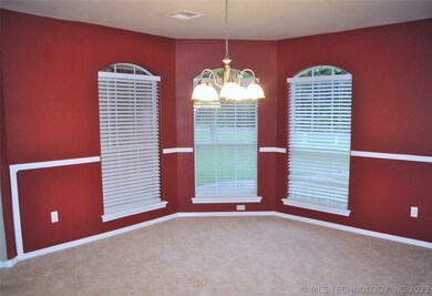 large formal dining! could be office spade or even