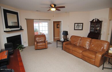6- FAMILY ROOM