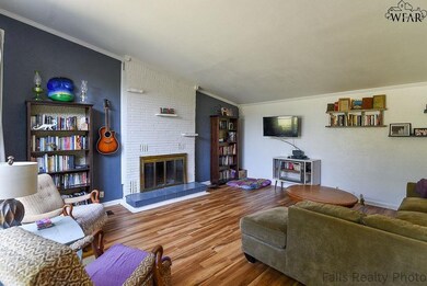 3905 Southmoor Ln, Wichita Falls, TX 76302 - photo 3