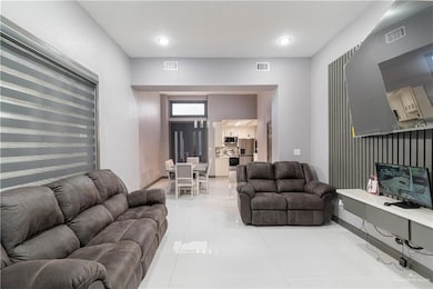 814 Cimarron Dr, Mission, TX 78572 - photo 2