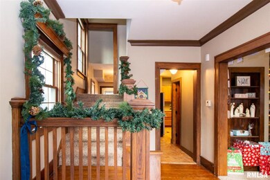 1016 E Locust St, Davenport, IA 52803 - photo 2