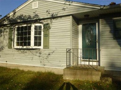 42 Deroche Cir, Ludlow, MA 01056 - photo 3