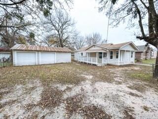 1624 Roy St, Gainesville, TX 76240 - photo 2