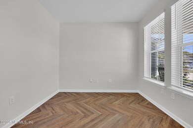 9-web-or-mls-137 Constance_009