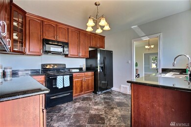 2332 Mcdougall Ave, Everett, WA 98201 - photo 7