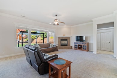 2030 Hedgerow Ave, Redding, CA 96003 - photo 3