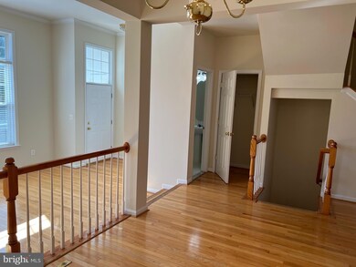 47827 Scotsborough Square, Sterling, VA 20165 - photo 4