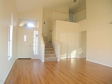 WOOD LAMINATE NEW FLOORS T/O