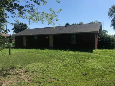 1079 Dutchman Ln, Seymour, IN 47274 - photo 5