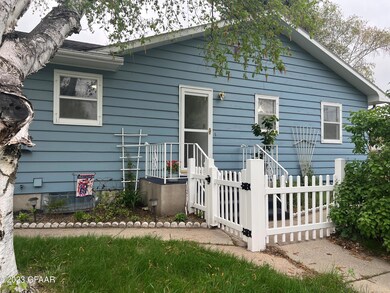 1619 S 17th St, Grand Forks, ND 58201 - photo 2