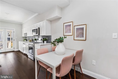 811 Powers St, Baltimore, MD 21211 - photo 4