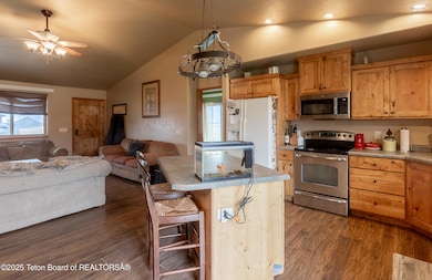 619 Snake River Dr, Alpine, WY 83128 - photo 7