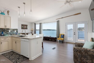 3749NE12th-02