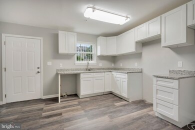 302 55th St NE, Washington, DC 20019 - photo 4