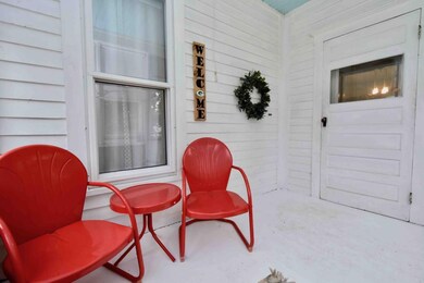 4 Porch & Front Entrance