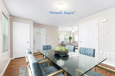 06-Fornt Entrance_Dining VS