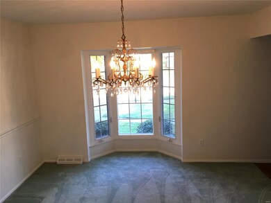 BEAUTIFUL BAY WINDOW!