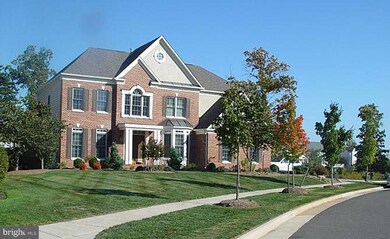 26174 Glasgow Dr, Chantilly, VA 20152 - photo 2