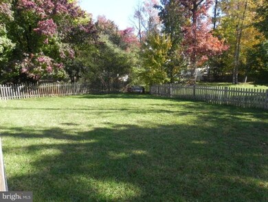 10713 Holleybrooke Dr, Spotsylvania, VA 22553 - photo 3