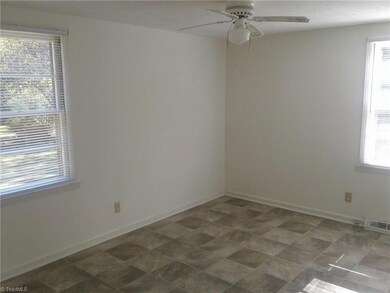 204 Mckay Rd, Seagrove, NC 27341 - photo 3