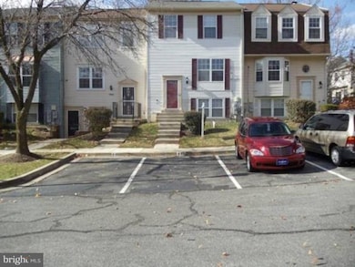 7212 Lost Spring Ct, Lanham, MD 20706 - photo 2