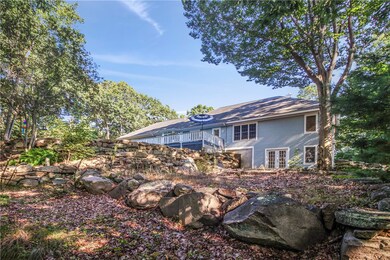 160 Woodridge Dr, Saunderstown, RI 02874 - photo 5