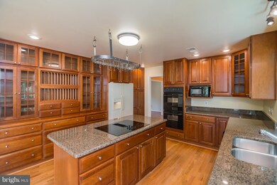 9015 Weatherly Way, Lorton, VA 22079 - photo 6