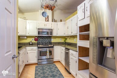 Kitchen_3984-SMALL