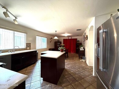 9968 E Country Shadows Dr, Tucson, AZ 85748 - photo 7