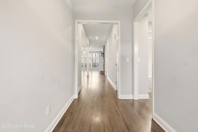 6922 Franklin Farmer Way, Louisville, KY 40229 - photo 4