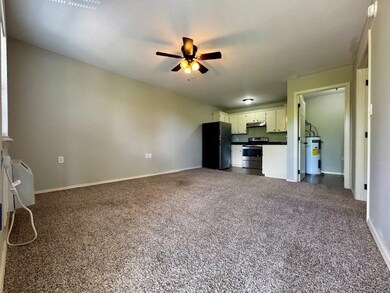 944 N Storer Ave unit 18, Fayetteville, AR 72701 - photo 2