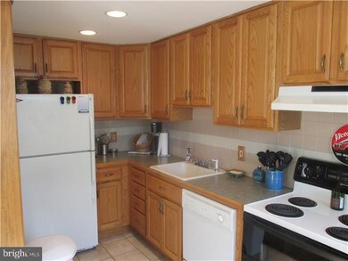 1022 Cedarwood Rd, Glenolden, PA 19036 - photo 7