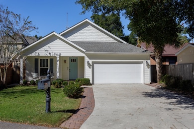 402 Bayshore Dr, Pensacola, FL 32507 - photo 2