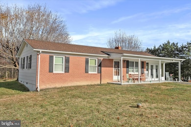 378 Saumsville Rd, Woodstock, VA 22664 - photo 4