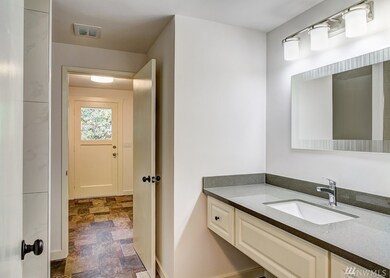 1944 Clovercrest St, Enumclaw, WA 98022 - photo 4