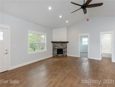 1902 Howard Gap Rd, Hendersonville, NC 28792 - photo 4