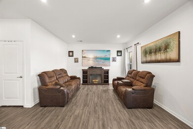 8 Wiltshire Cir, Easley, SC 29642 - photo 4