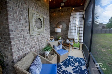 Screened-in porch w doggie door