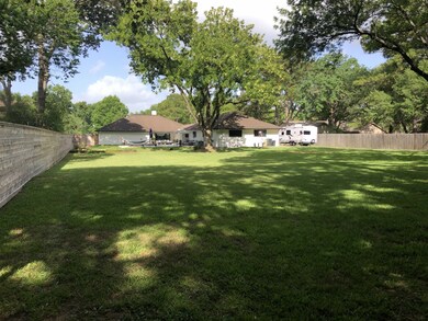 2105 Mckissick Dr, Friendswood, TX 77546 - photo 6