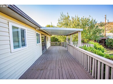 708 E 19th St, the Dalles, OR 97058 - photo 5