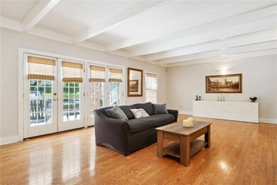 2306 Short St - Lower Living