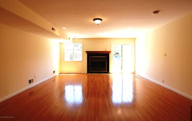 (5) Dining Room Living Room
