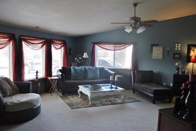 117 Rocking Horse Ln, Central Point, OR 97502 - photo 3