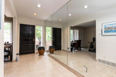 3020 Fox Run, Des Moines