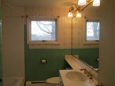 27 Wellington Ave, Warwick, RI 02886 - photo 5