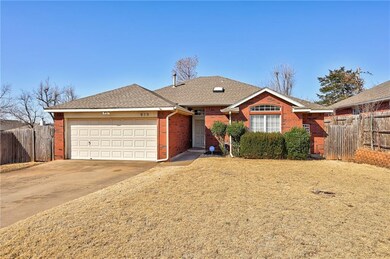 919 Queens Cir, Edmond, OK 73034 - photo 2