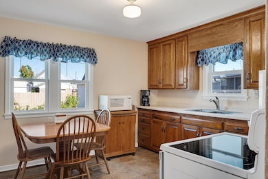 Unit 1 Eat-In Kitchen