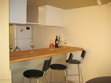 kitchen breakfast bar