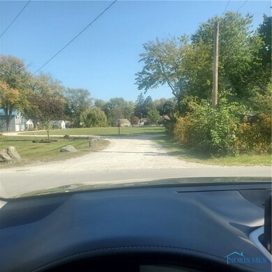 view of drive off LILIAS DRIVE. TO PARKING