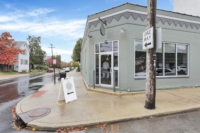 walking distance to coffee shop